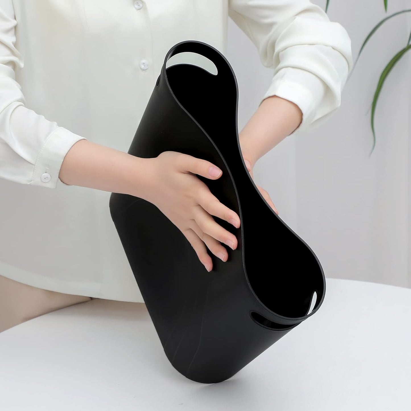 Small Trash Can, 3.5 Gallon Slim Garbage Can Plastic Waste Basket with Handles Container Bin for Narrow Spaces Bathroom, Bedroom, Kitchen, Office at Home, Black